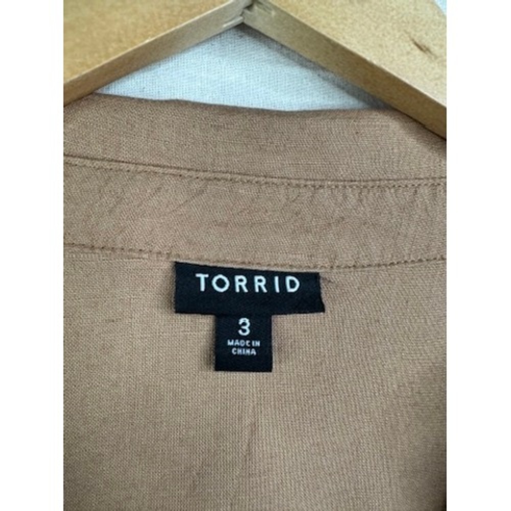 TORRID Blouse‎ Women 3 Brown Henley Neck Roll Tab Sleeves Front Pockets Relaxed - Picture 3 of 7